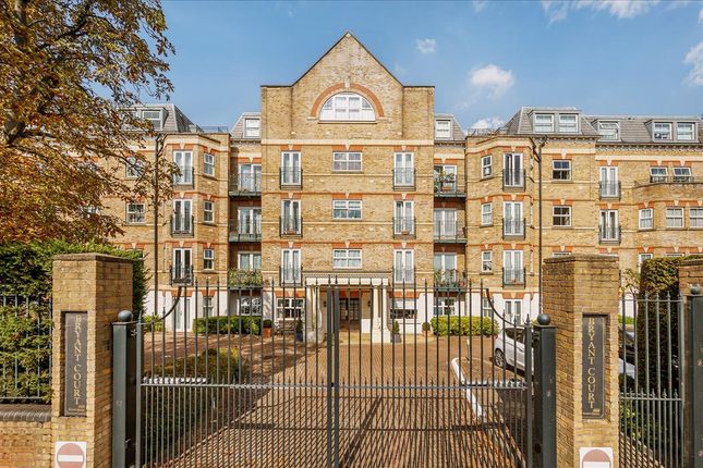 Thumbnail Flat for sale in The Vale, Acton