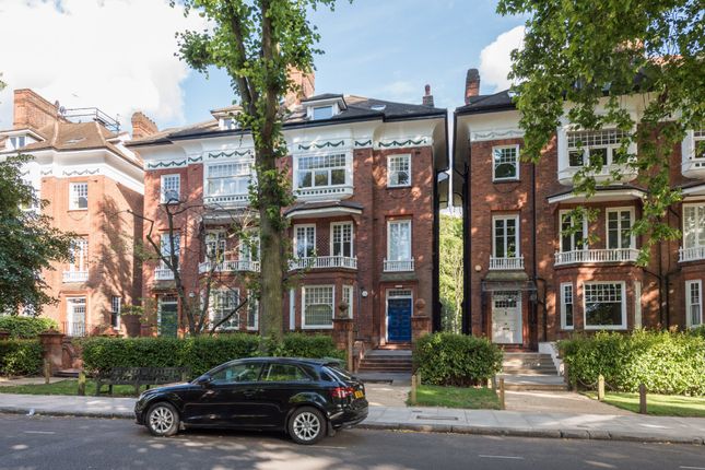 Flat to rent in Belsize Avenue, London