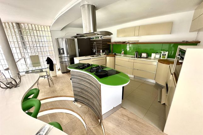 Galleried Kitchen