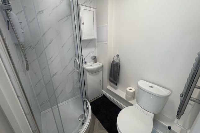 Room 1, 21, Carlisle Close, Corby photo 2