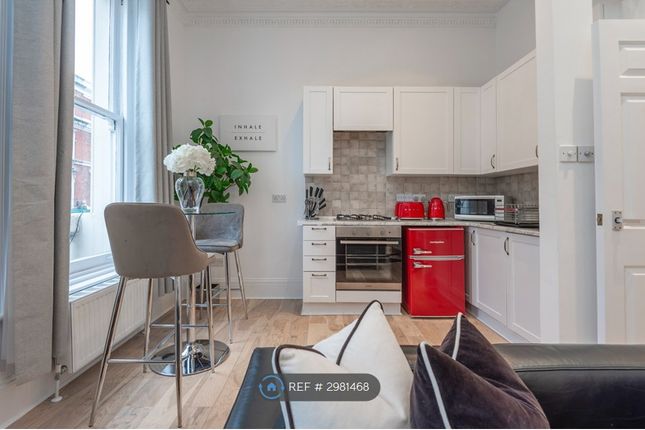 A Clifton Road, London photo 4