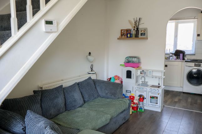25, Roman Hill, Wigston photo 4