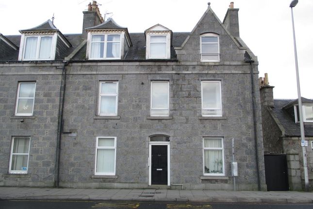 Thumbnail Flat to rent in Holburn Street, Aberdeen