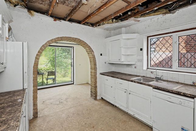 56 Lechmere Avenue, Chigwell photo 4