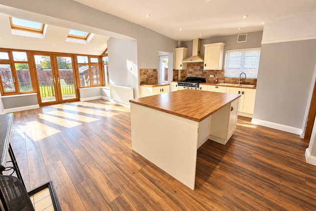 24, Uplands Road, Leicester photo 2