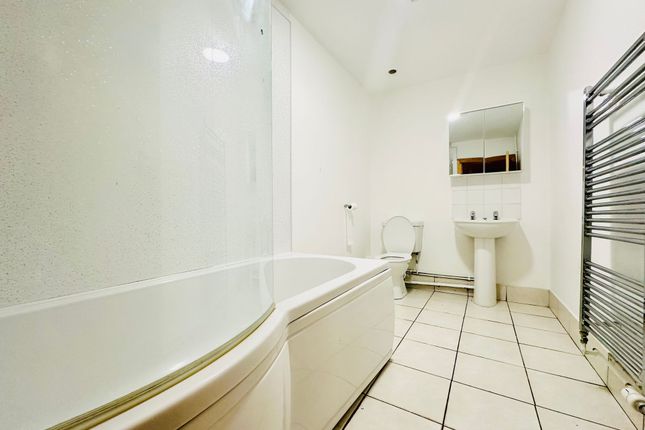 57 Harlaxton Drive, Nottingham photo 4