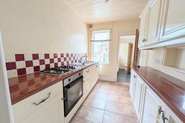 191, Cooper Road, Grimsby photo 2