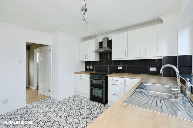 4a, Thompson Avenue, Haworth photo 4