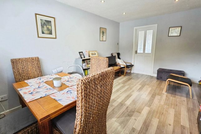 7, Westward Close, Bridgend photo 4