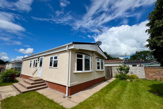 2-bed caravan on 2, Alison Drive, Goostrey, £145,000