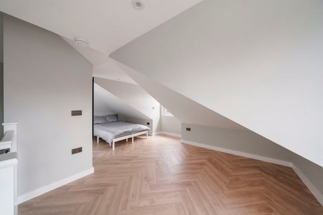Flat for sale in Fordwych Road, West Hampstead, London