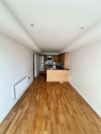 Flat to rent in Essence Court, Wembley