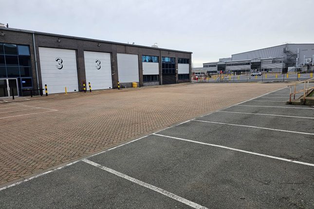 Thumbnail Warehouse to let in Weston Avenue, West Thurrock