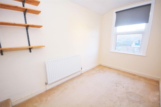 Terraced house to rent in Oakwood Avenue, Mitcham