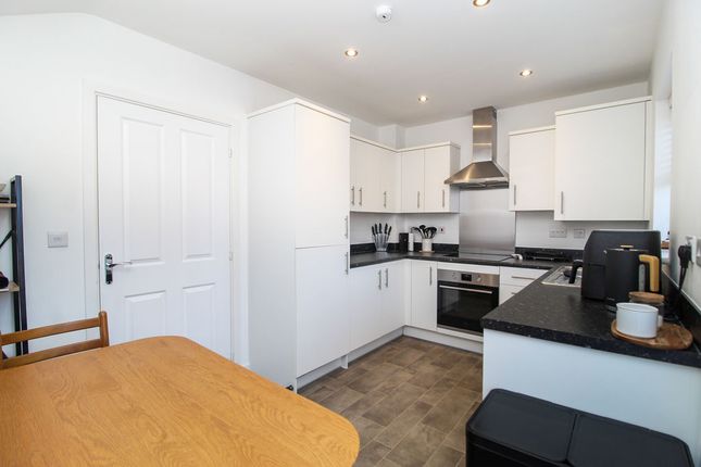 17, Milton Crescent, Bedford photo 4