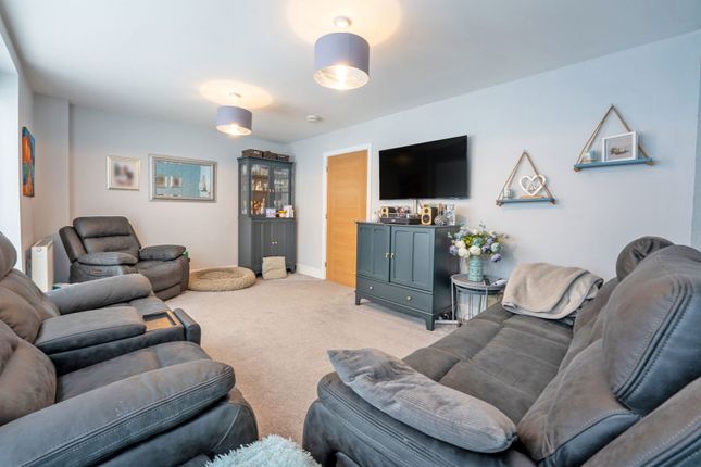 16, Kesteven Way, Corby photo 2