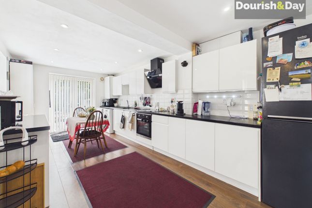 41 John Amery Drive, Stafford photo 3