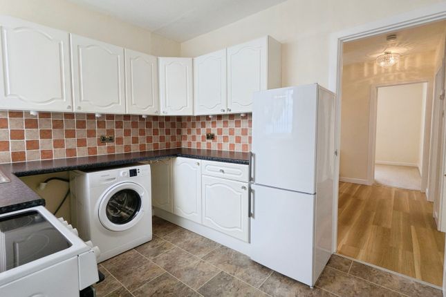 5, Hill Top Rise, Harrogate photo 2