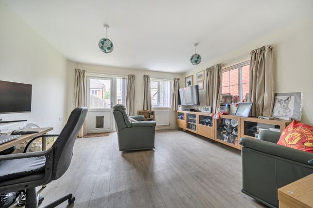 SNG SO, 43, Soper Crescent, Andover photo 4