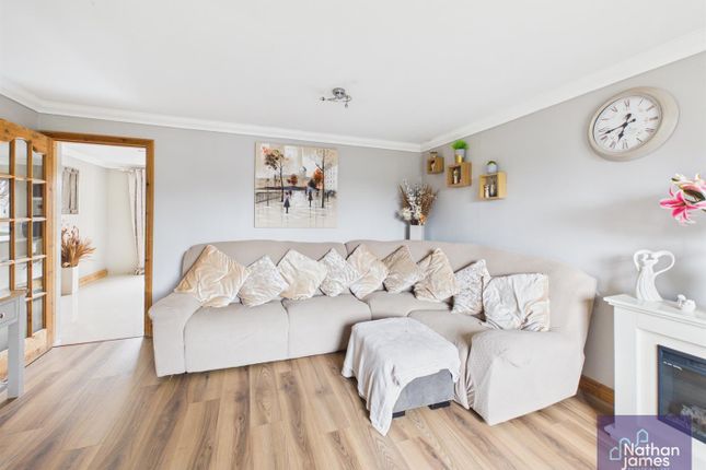 2, Quarry Rise, Undy photo 2