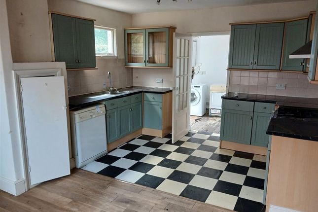 27, Holydyke, BARTON-UPON-HUMBER photo 2