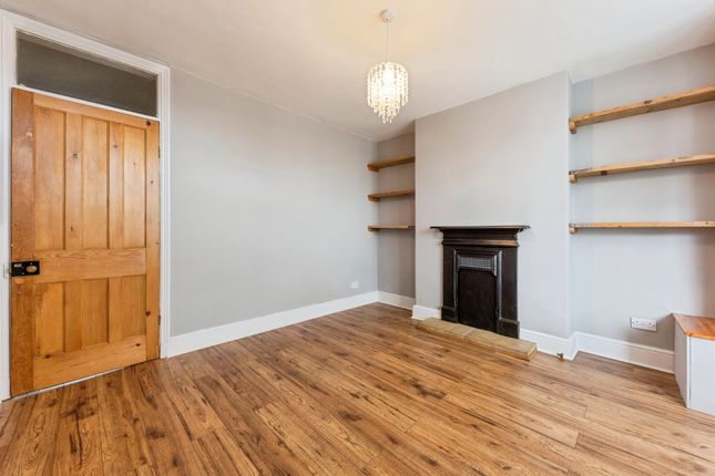 5, Ladysmith Terrace, Grantham photo 4