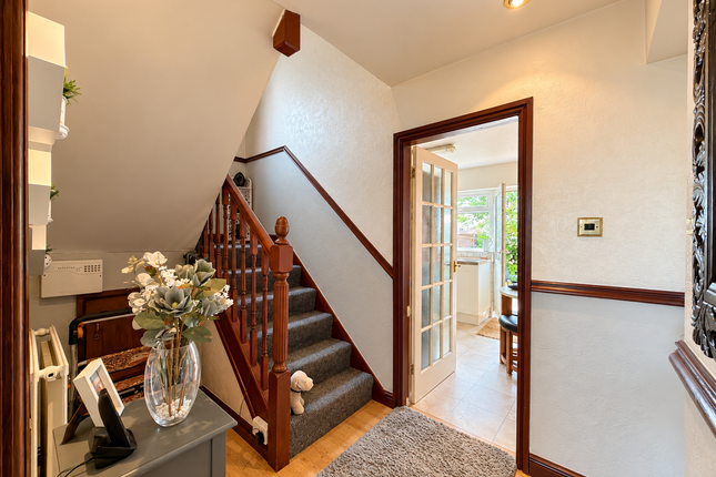 10, Lucerne Road, Stockport photo 3