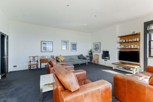Flat 5, 34 Brunswick Terrace, Hove photo 3
