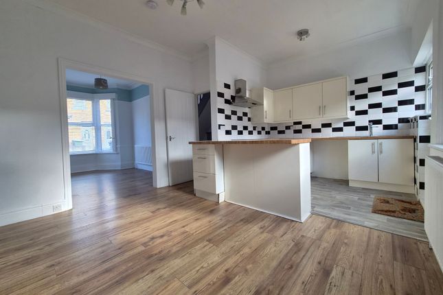 23 Britannia Street, Scarborough photo 4