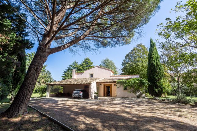 Property for sale in L'isle-Sur-La-Sorgue, Vaucluse, Provence-Alpes-Côte D'azur, France