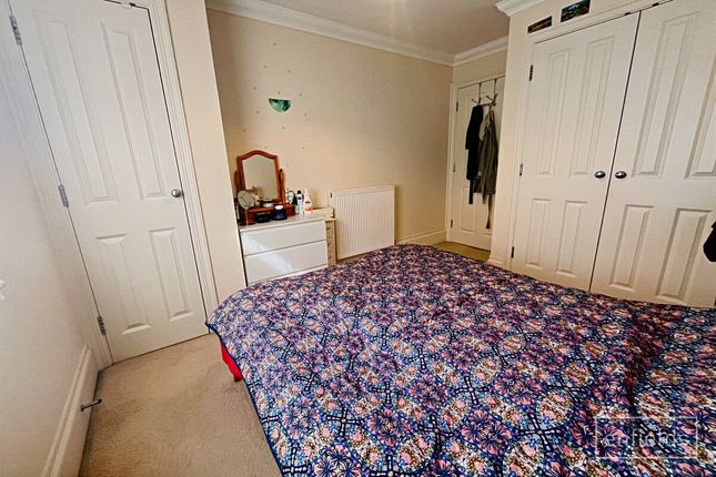 Flat for sale in James Weld Close, Southampton