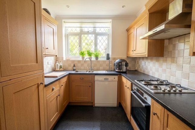 64, Bradstock Road, Epsom photo 3
