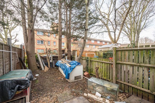 Blanch Close, Peckham photo 4