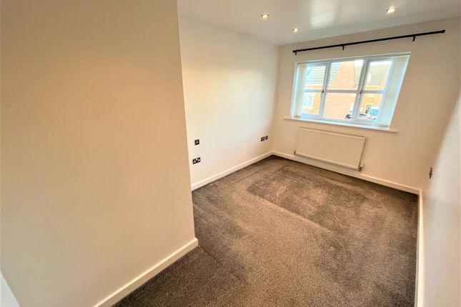12, Gilcar Villas, Normanton photo 5