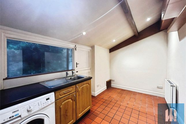 24, Jacobs Row, Huddersfield photo 3