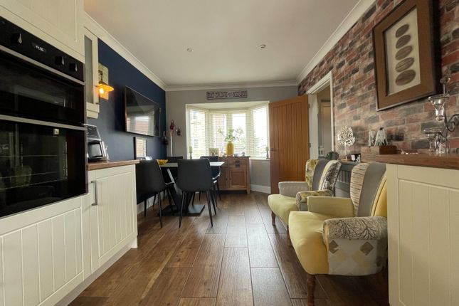 21, Millfield Close, March photo 4