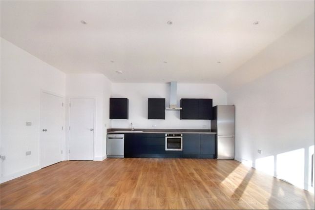 Thumbnail Flat for sale in The Broadway, Thatcham, Berkshire