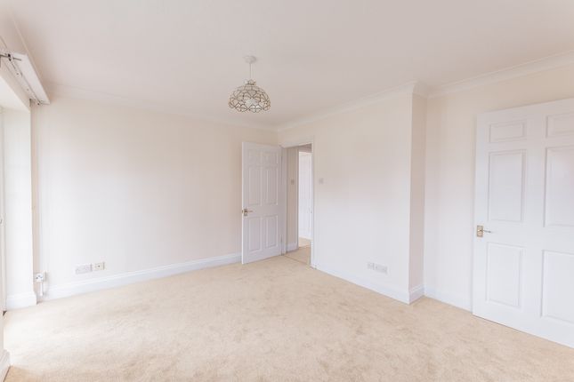 Flat for sale in Sussex Road, Petersfield, Hampshire