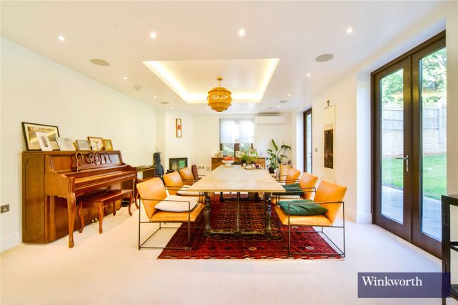 3, Duchess Crescent, Stanmore photo 4