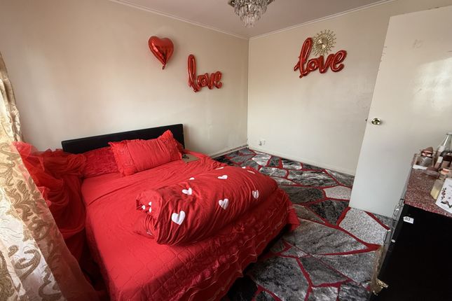42, Farm Road, HOUNSLOW photo 4