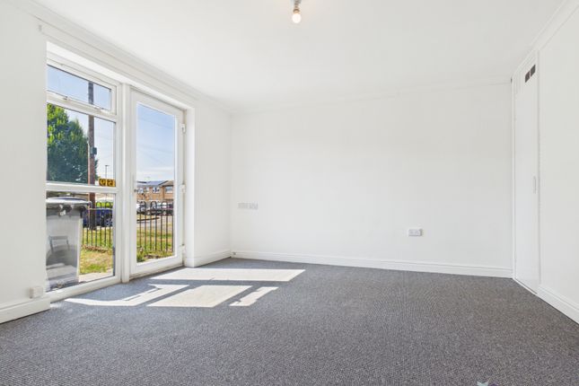 59 Grasby Road, Hull photo 2