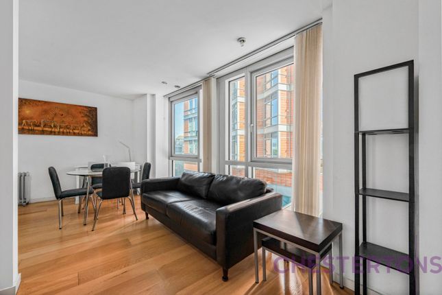 Studio flat on 4, Fairmont Avenue, Blackwall, £1,800/mo