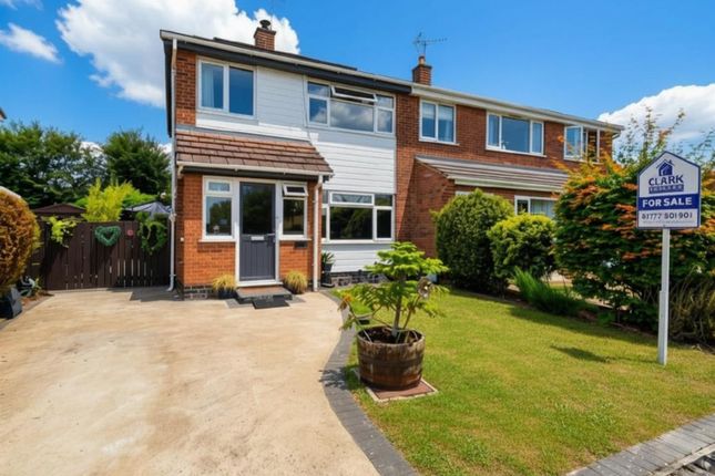 31, Lexington Gardens, Tuxford photo 2