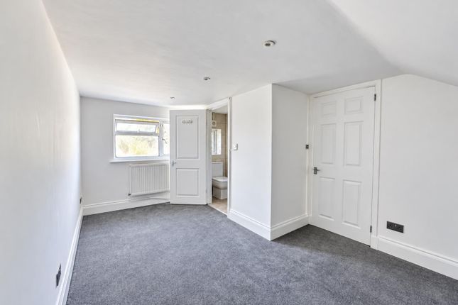 23 Highfield Road, London photo 3