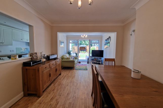 39, Wykeham Road, Harrow photo 4
