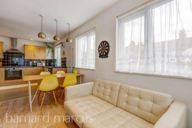 30d, Fallsbrook Road, London photo 4