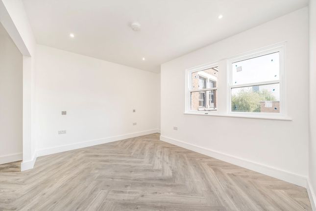 Flat 19, Spice Court, Ivory Square, London photo 4