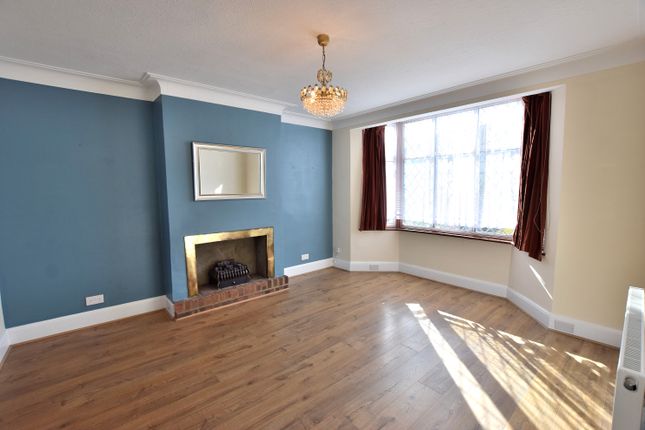Dorchester Avenue, Palmers Green  photo 3