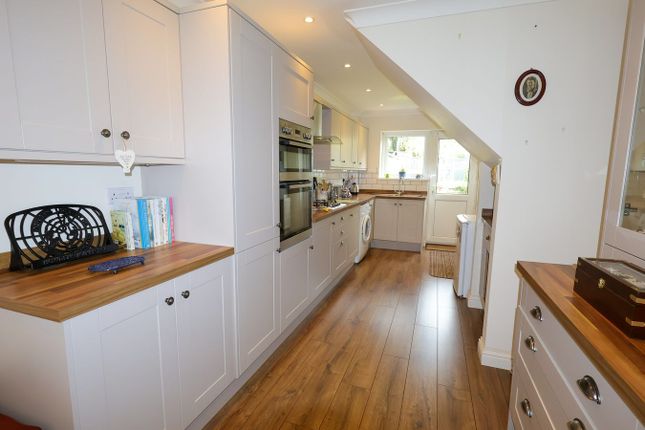 51, Harding Close, Llantwit Major photo 2
