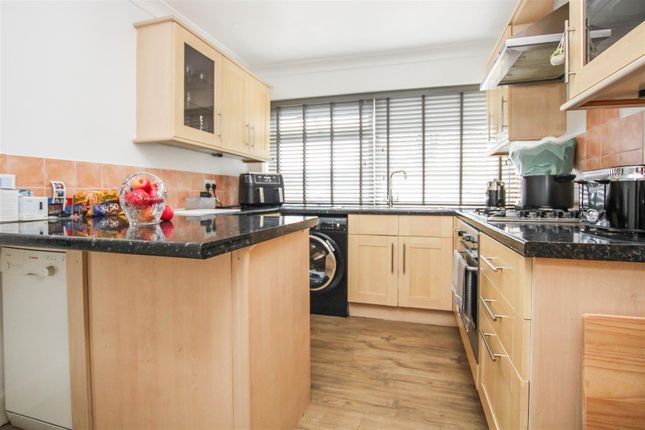 Flat for sale in Leonard Way, Brentwood